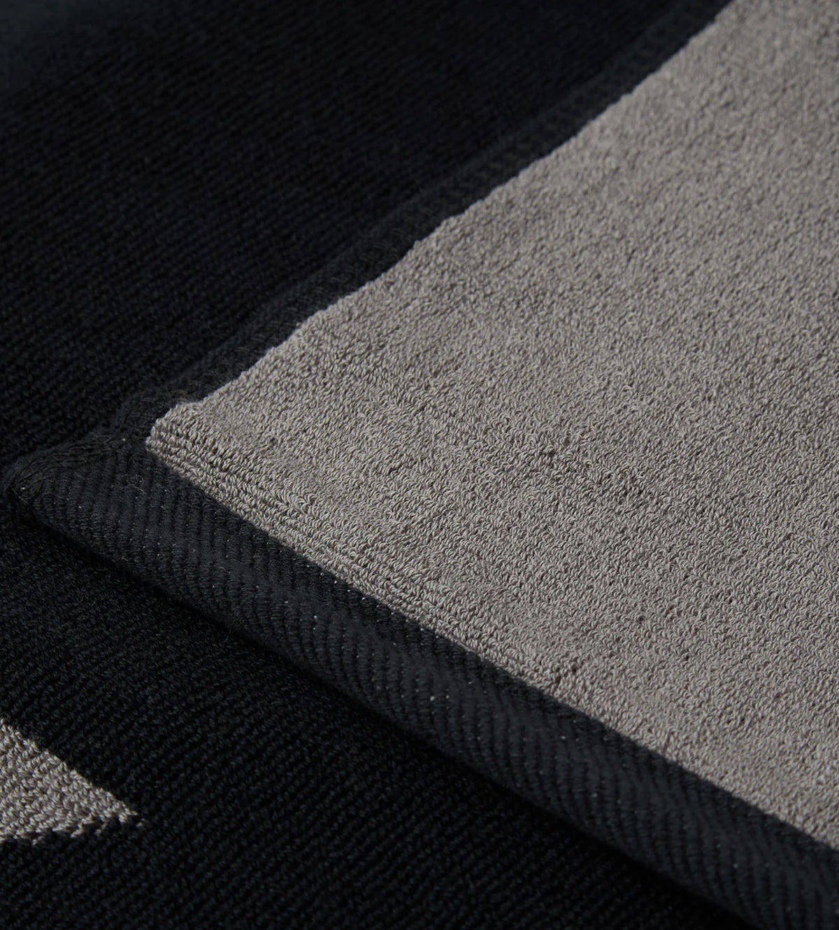 GV Gallery RH Towel Black